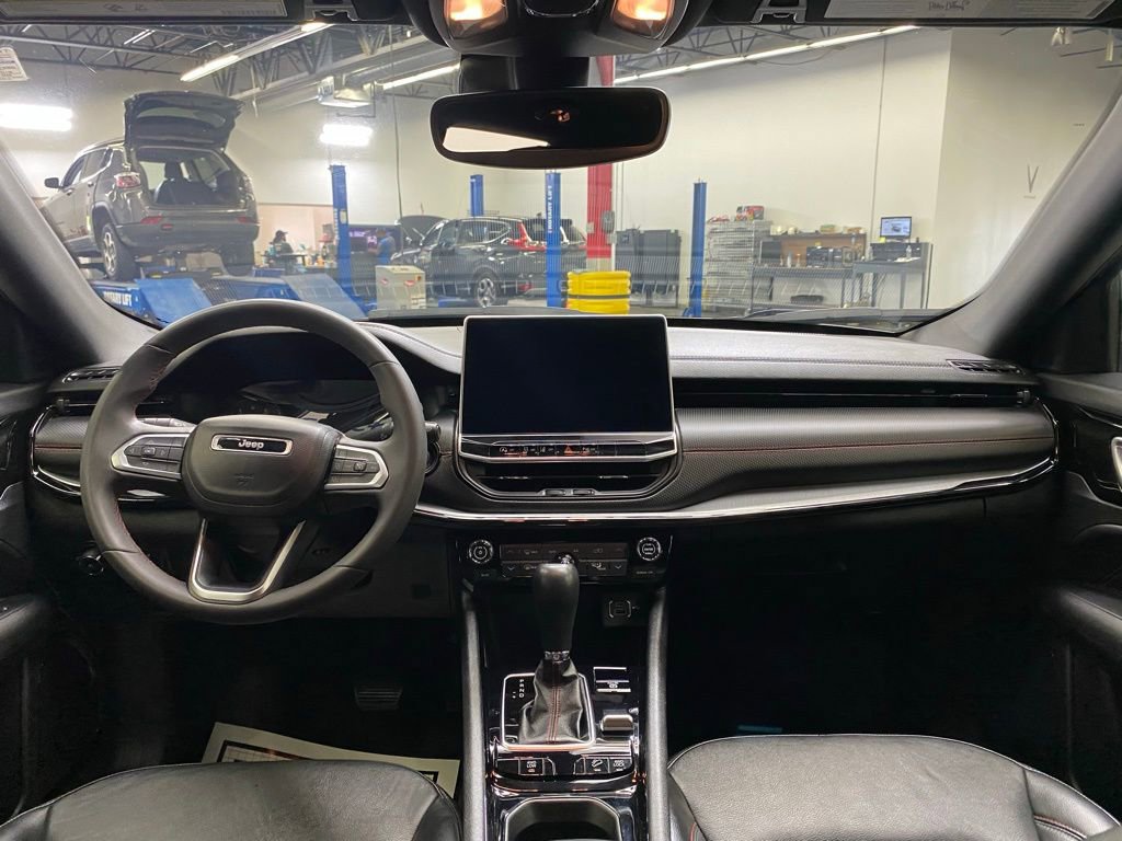 Used 2023 Jeep Compass Trailhawk image 20