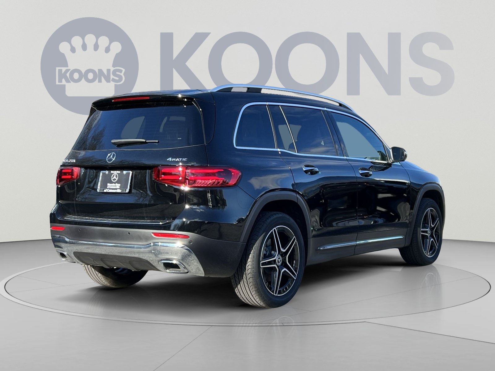 Used 2026 Mercedes-Benz GLB 250 4MATIC image 5
