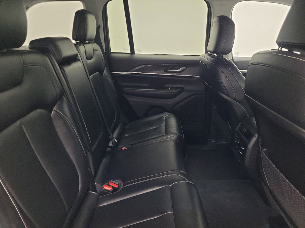 Used 2023 Jeep Grand Cherokee Limited RWD image 19