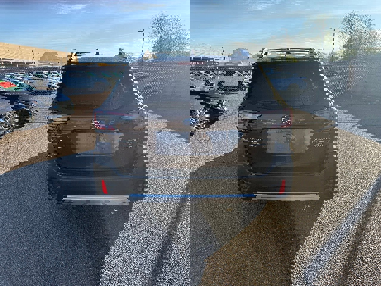 Used 2022 Subaru Outback Touring image 4