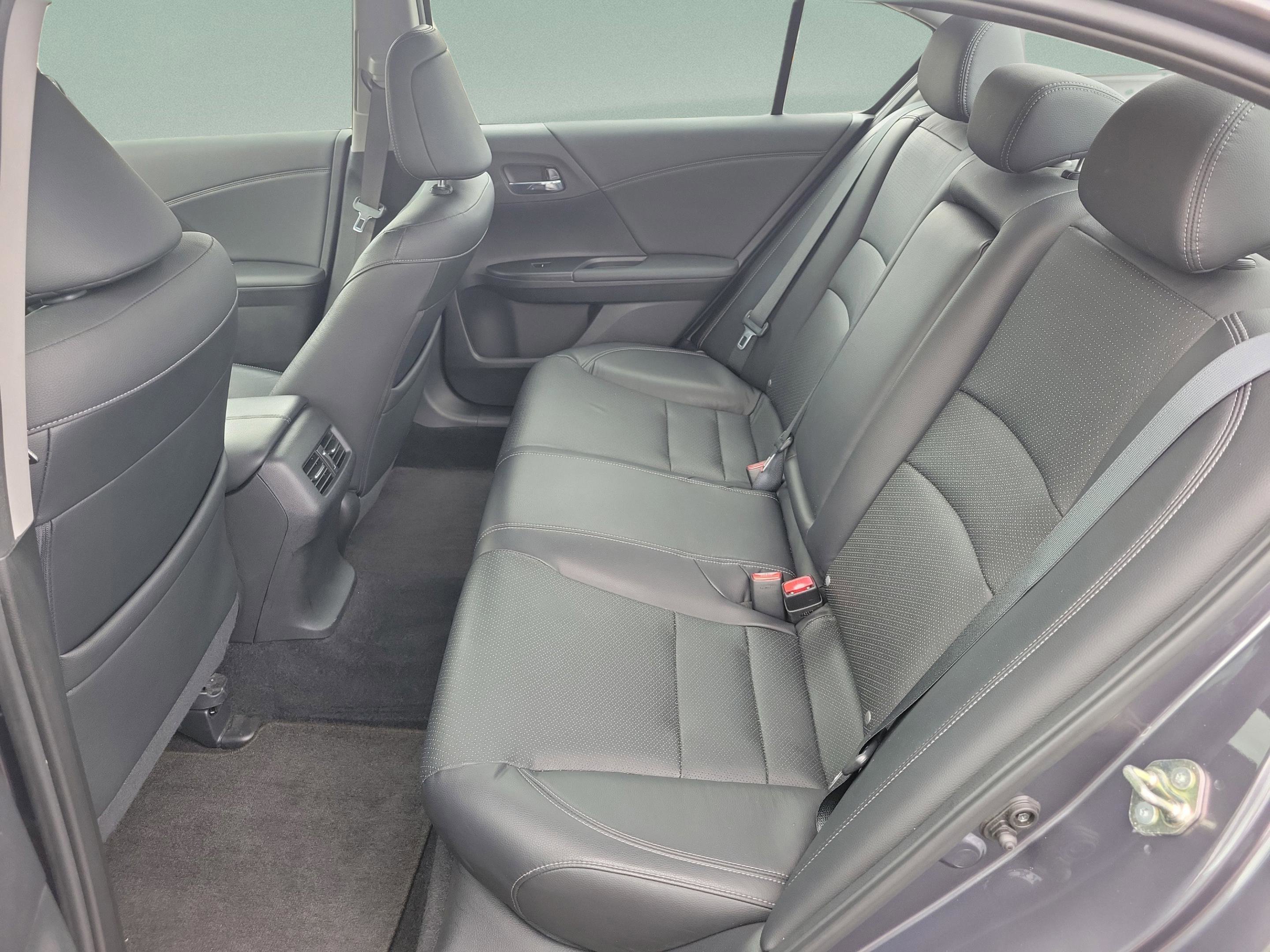 Used 2017 Honda Accord EX-L image 11