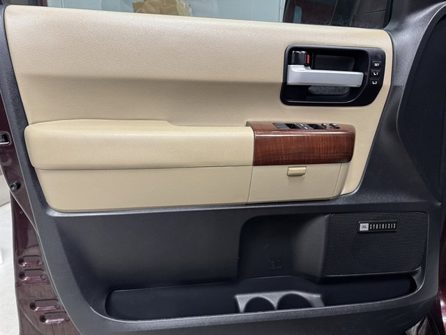Used 2014 Toyota Sequoia Platinum AWD/4WD image 22