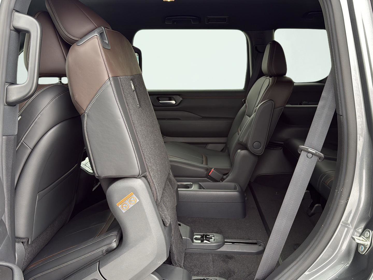 New 2026 Nissan Armada SL w/ Captain's Chari Seat Package AWD/4WD image 18
