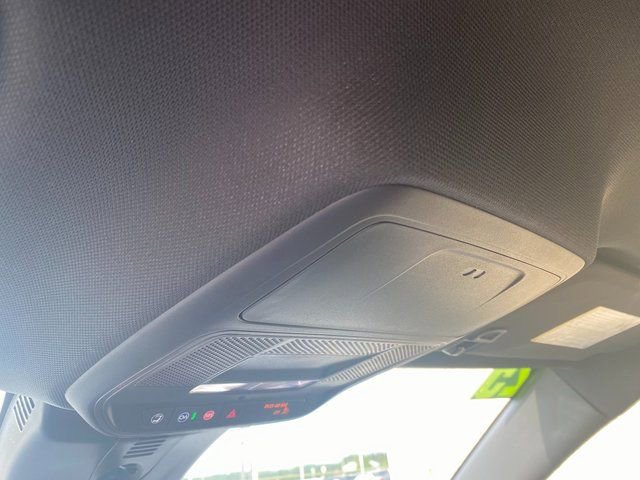 Used 2025 GMC Acadia Elevation image 25