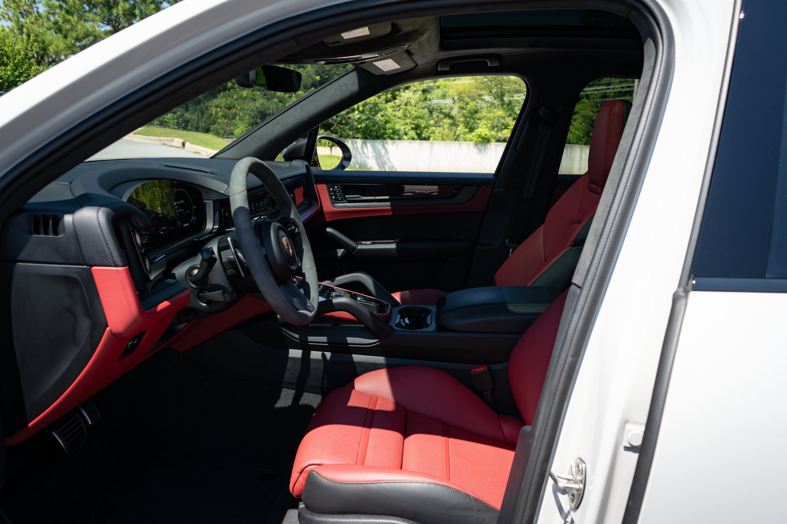 Used 2023 Porsche Cayenne GTS AWD/4WD image 32
