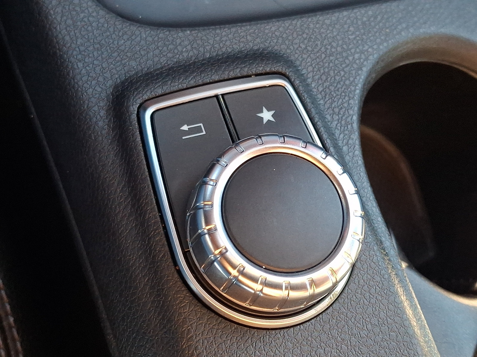 Used 2019 Mercedes-Benz GLA 250 4MATIC image 26