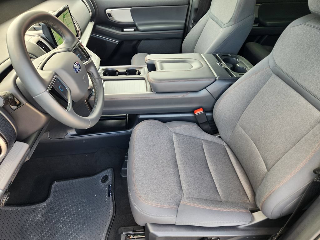Used 2025 Ford Expedition Max Active AWD/4WD image 13