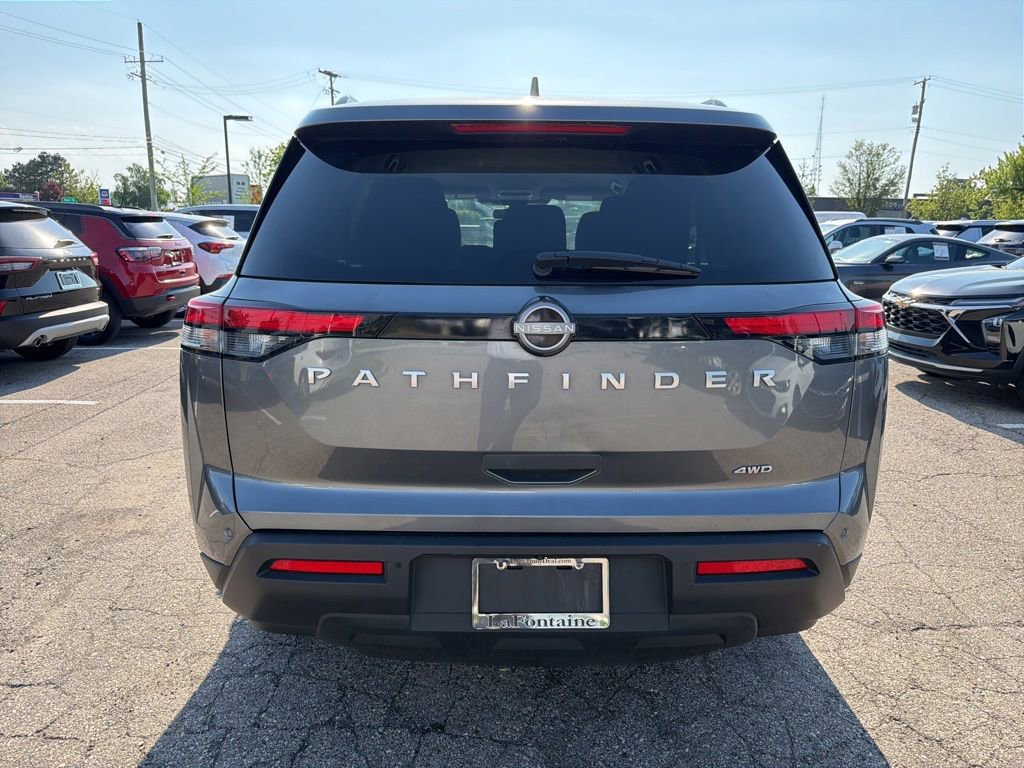 Used 2025 Nissan Pathfinder SV AWD/4WD image 6