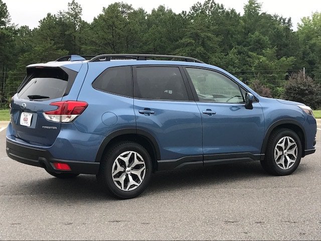 Used 2023 Subaru Forester Premium AWD/4WD image 3