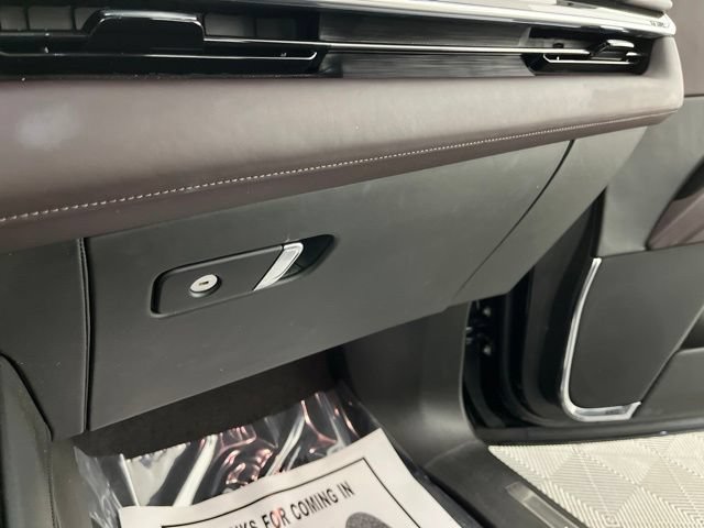 Used 2022 Cadillac Escalade Sport Platinum w/ LPO, ONYX Package AWD/4WD image 39