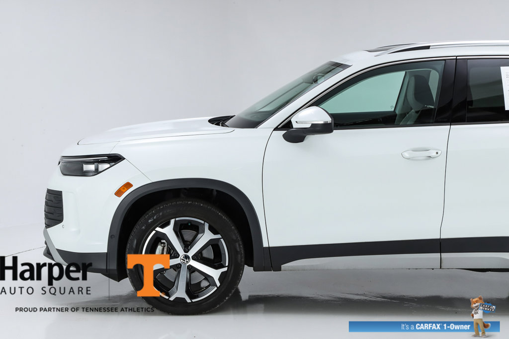 New 2025 Volkswagen Tiguan SE w/ Panoramic Sunroof Package AWD/4WD image 42