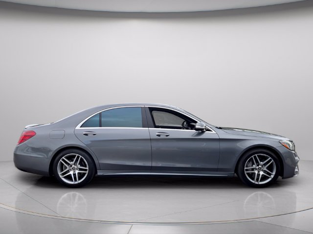 Used 2020 Mercedes-Benz S 560 4MATIC Sedan w/ AMG Line Exterior image 4