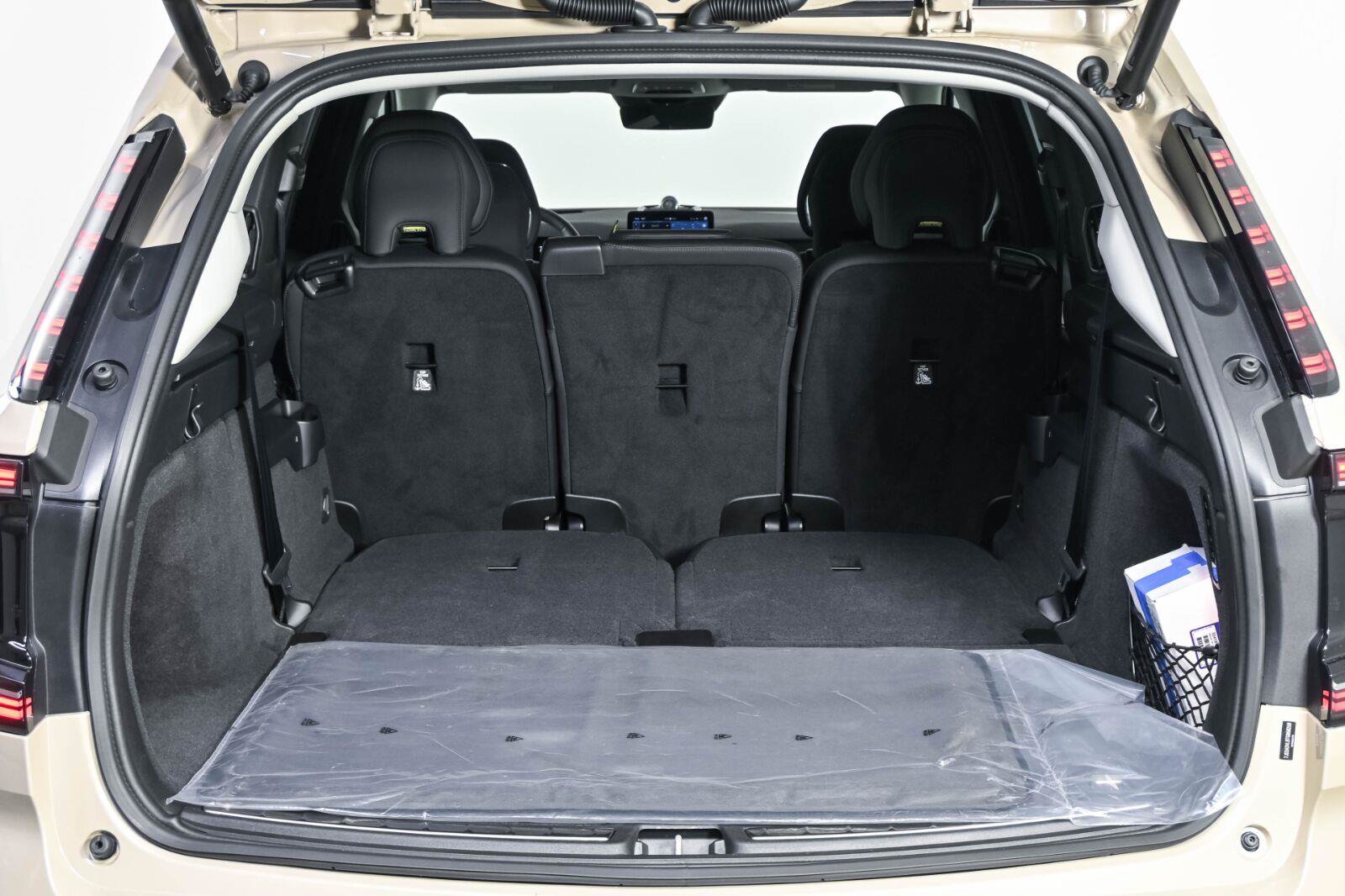 Certified 2026 Volvo EX90 Ultra AWD/4WD image 32
