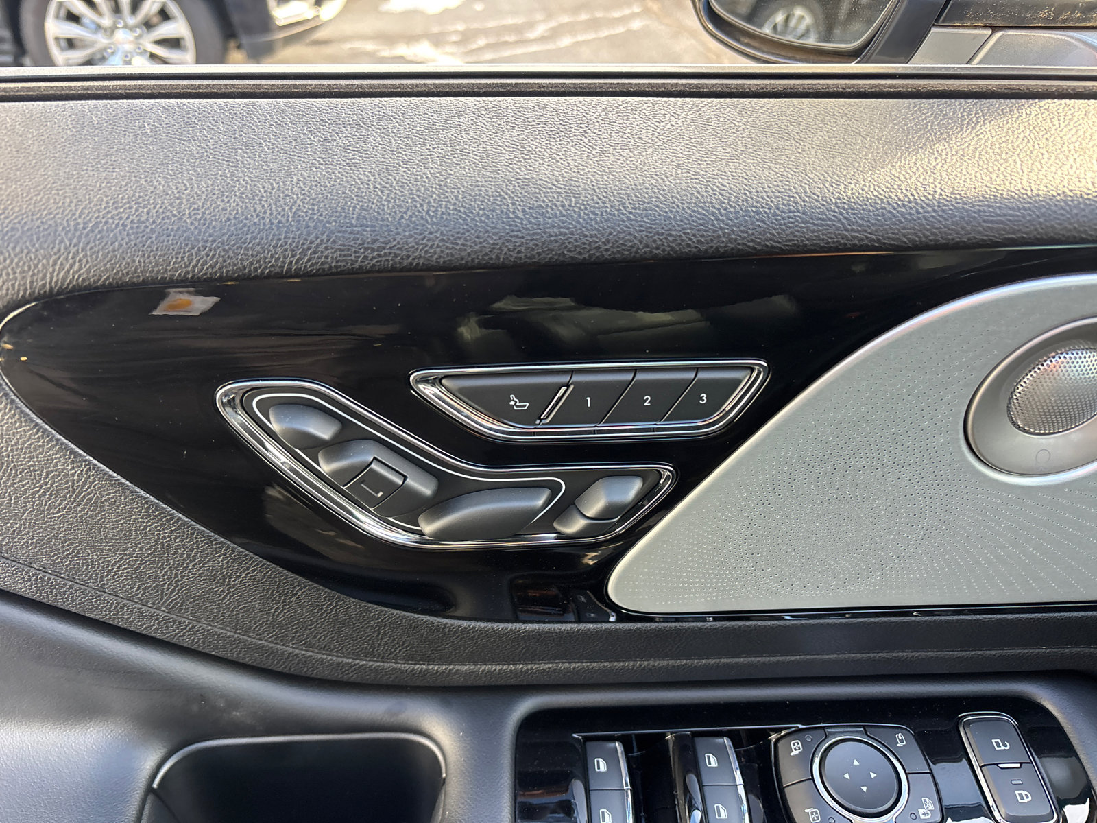 Used 2020 Lincoln Aviator Grand Touring w/ Equipment Group 302A image 12