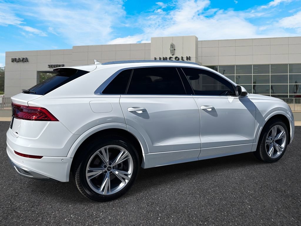 Used 2022 Audi Q8 Premium Plus image 3