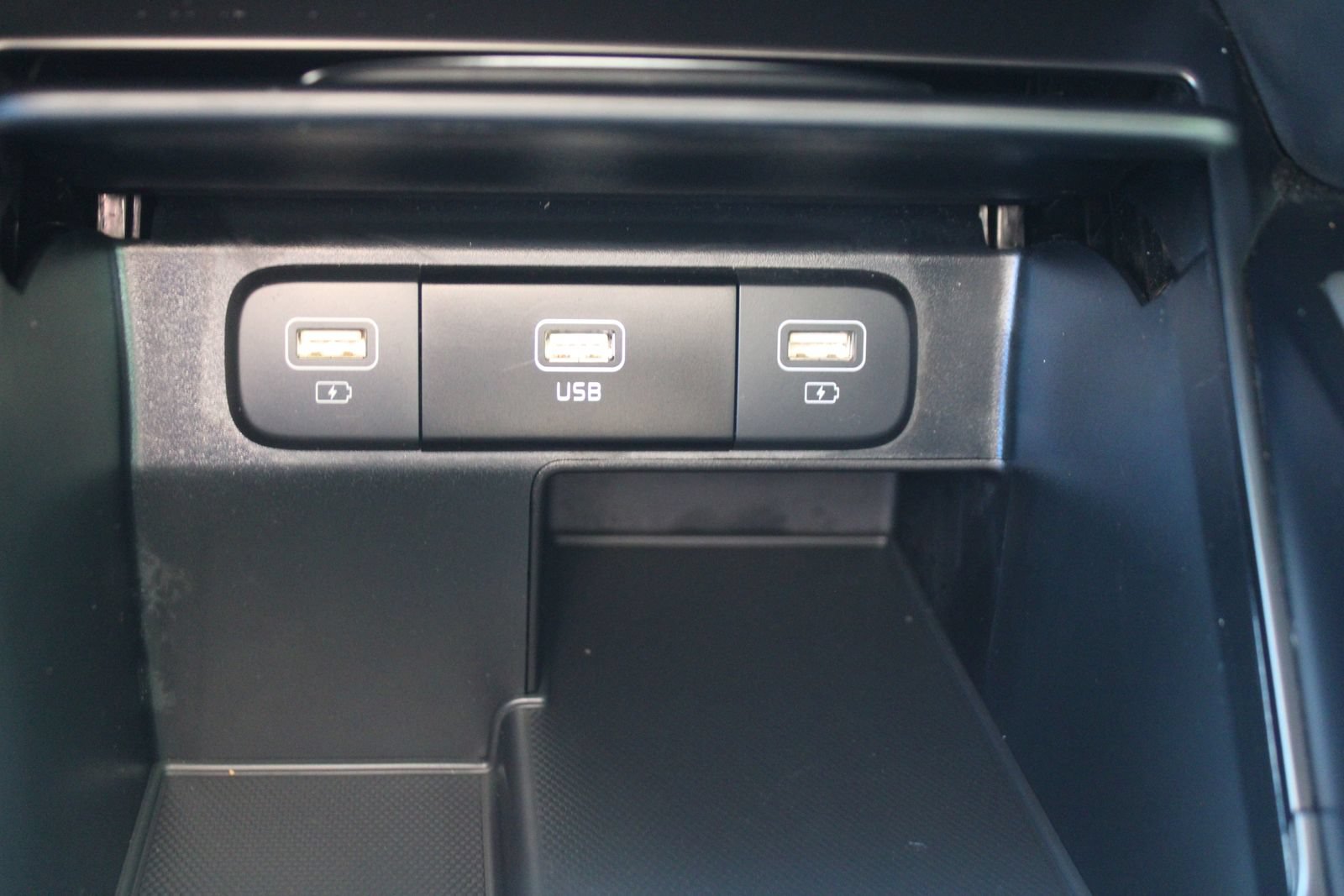 Certified 2023 Kia Sorento LX FWD image 36