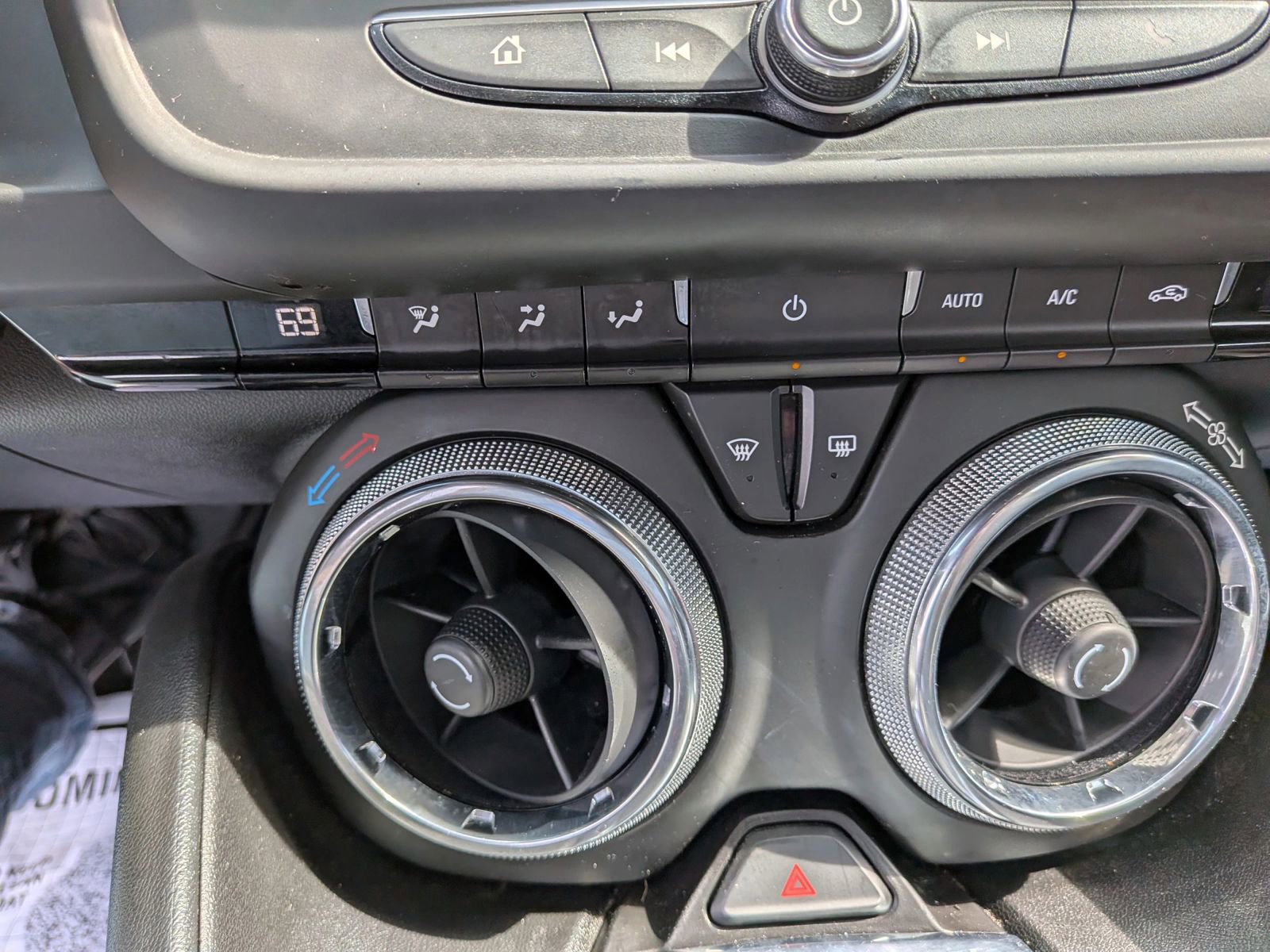 Used 2019 Chevrolet Camaro LS image 39