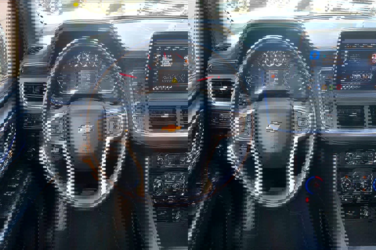 Used 2021 Chevrolet Suburban LT w/ LT Signature Package image 6