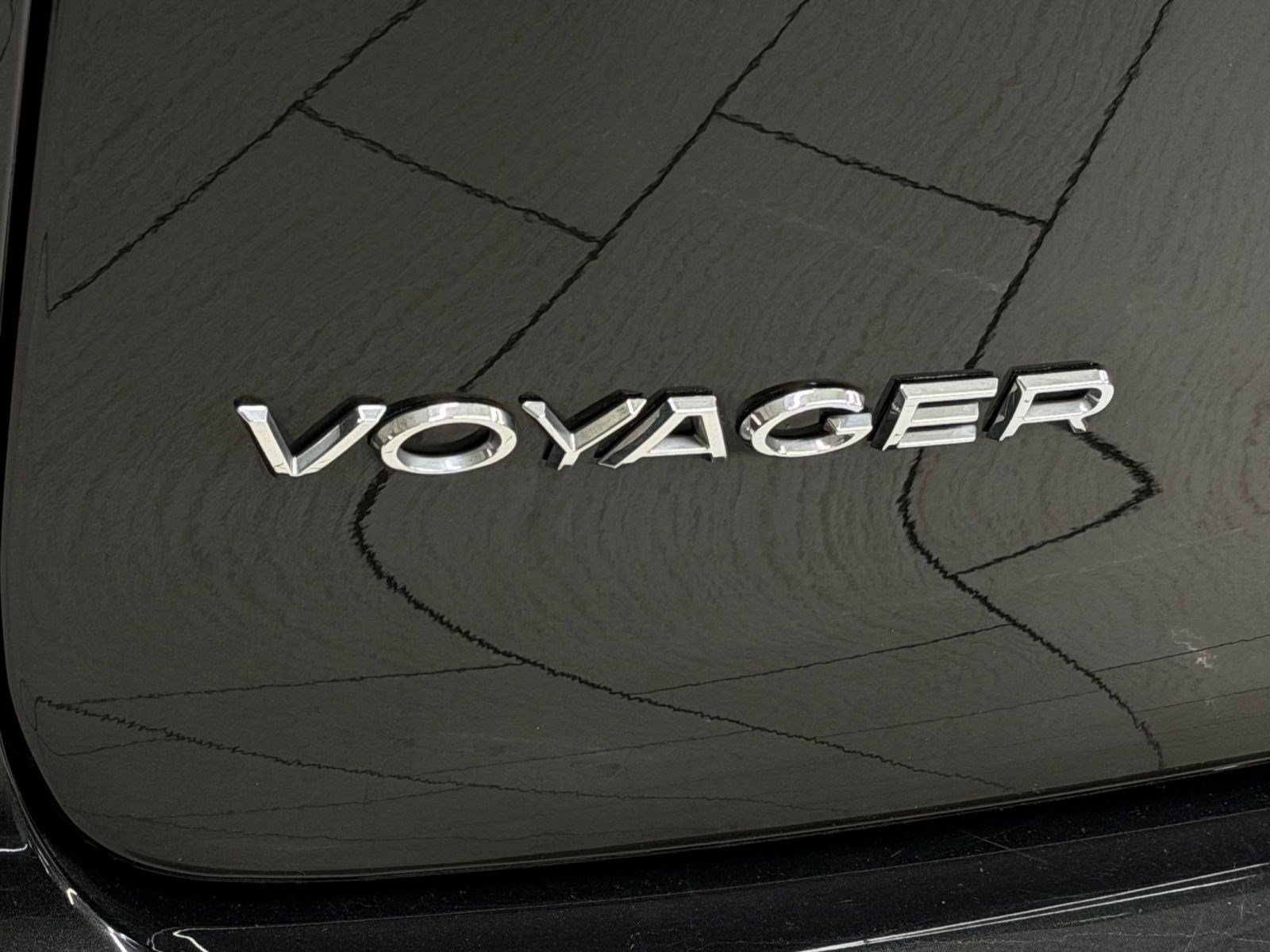 Used 2022 Chrysler Voyager LX FWD image 32