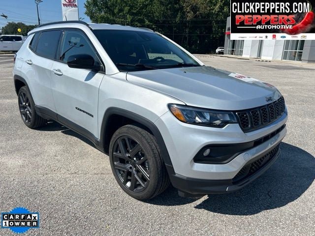 Used 2026 Jeep Compass Latitude AWD/4WD image 3