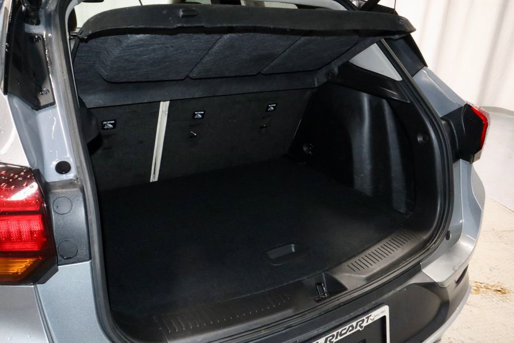 Used 2023 Buick Encore GX Essence w/ Experience Buick Package image 12