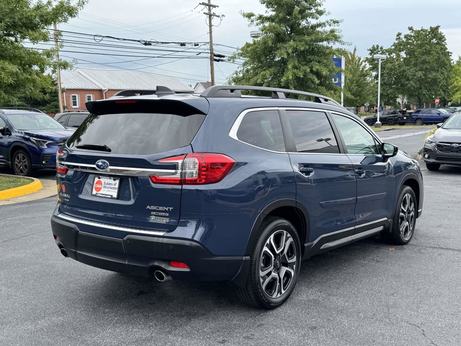 Used 2024 Subaru Ascent Limited w/ Technology Package AWD/4WD image 2