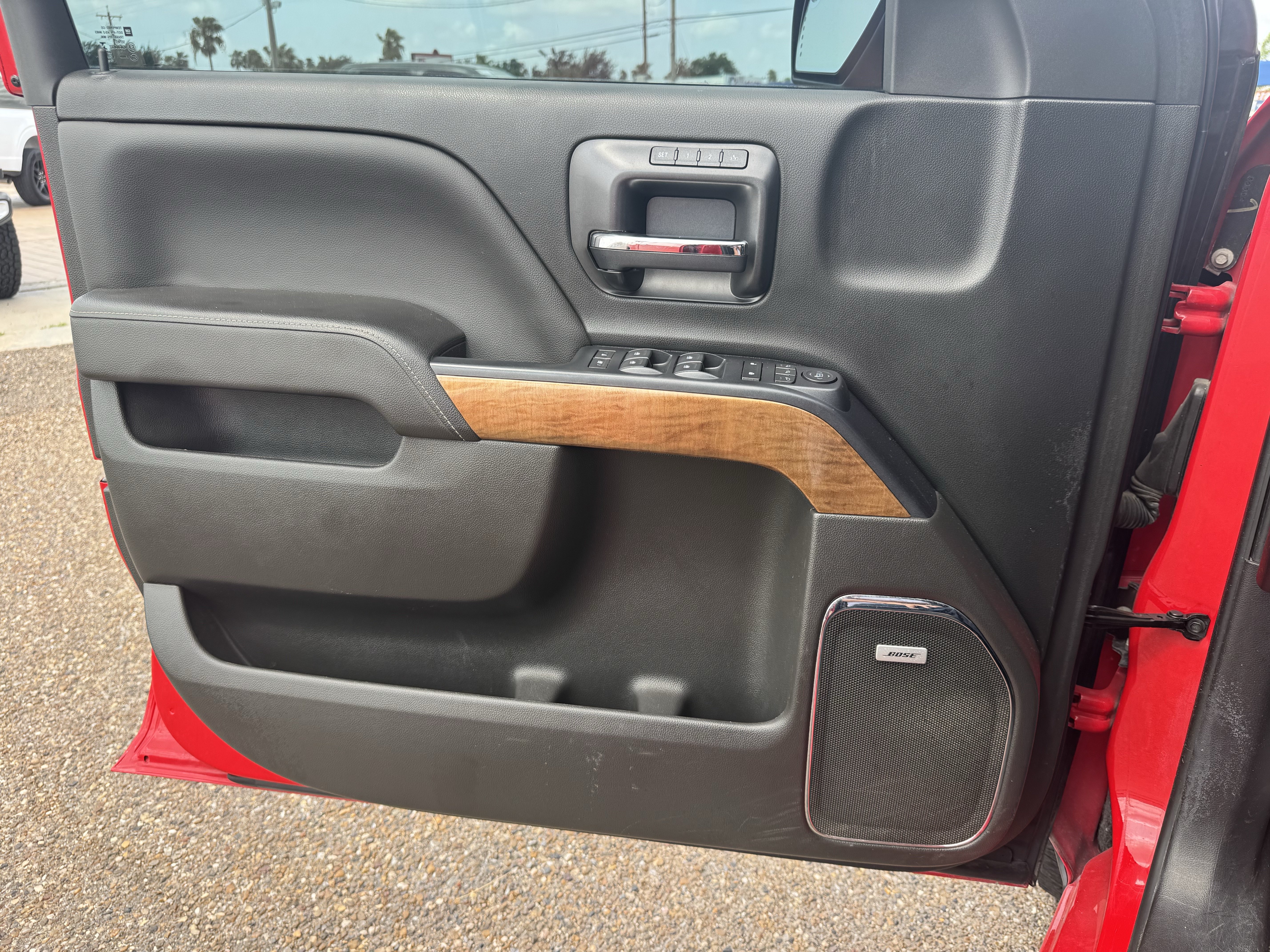 Used 2018 Chevrolet Silverado 1500 LTZ w/ Texas Edition AWD/4WD image 19