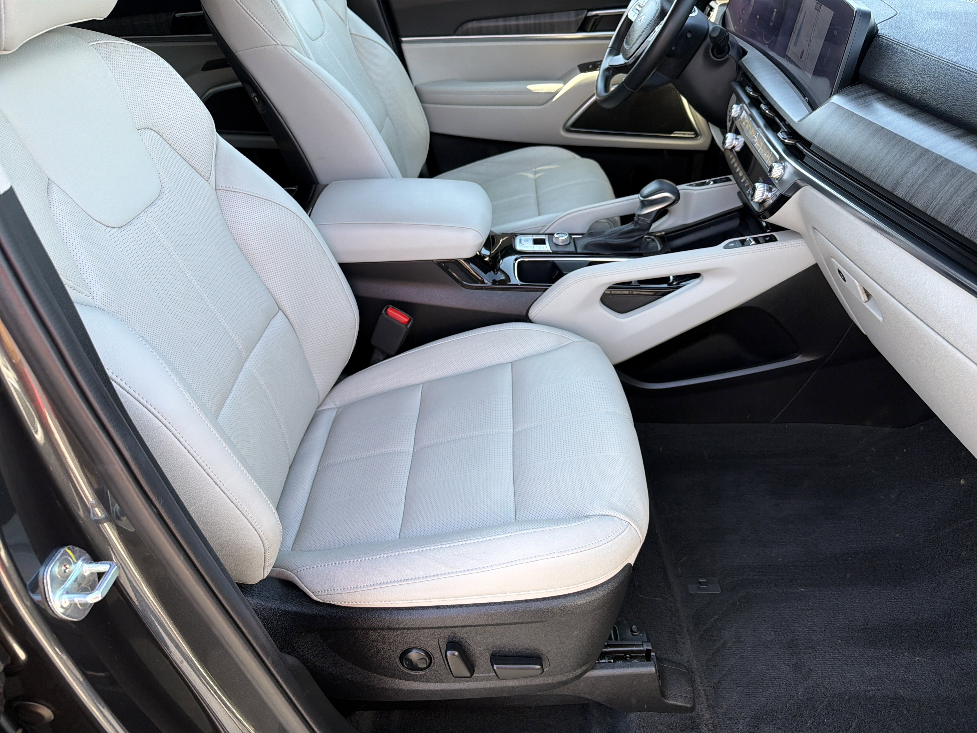 Used 2023 Kia Telluride SX image 11