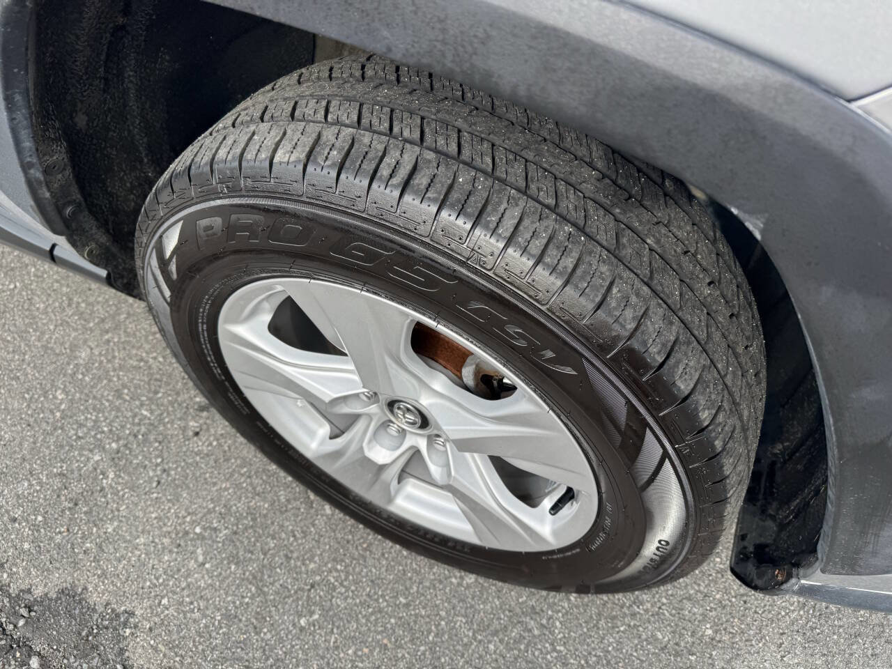 Used 2020 Toyota RAV4 XLE image 18