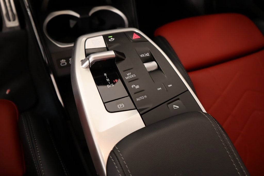 Used 2025 BMW X2 xDrive28i w/ M Sport Package image 9