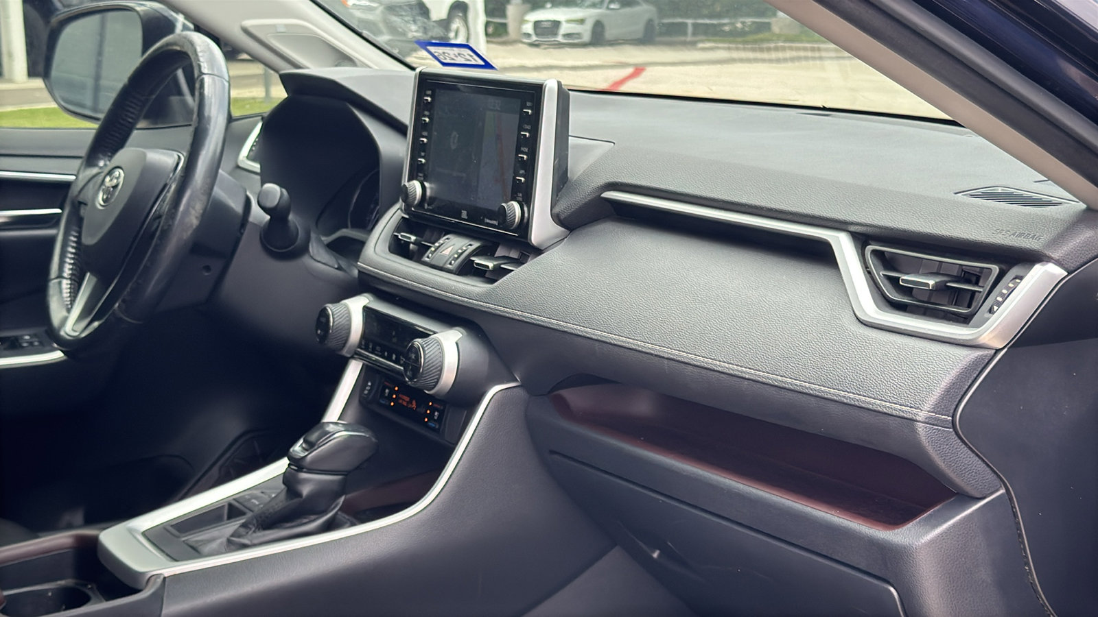 Used 2019 Toyota RAV4 Limited w/ Advanced Technology Package FWD image 29