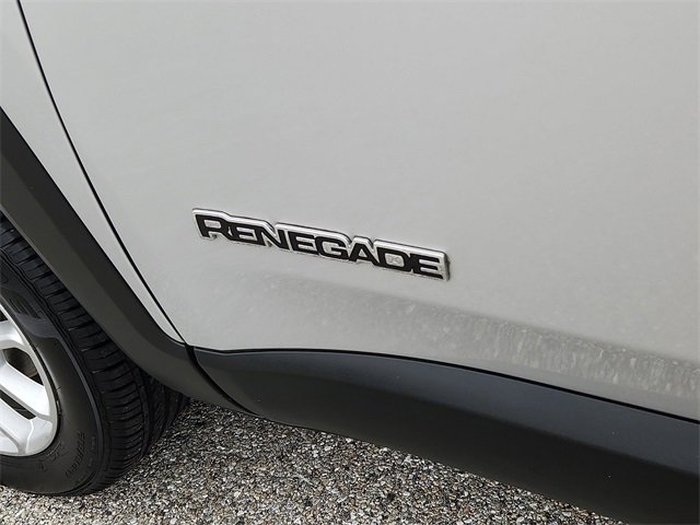 Used 2020 Jeep Renegade Latitude w/ Cold Weather Group image 18