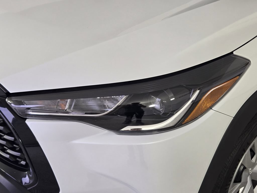 Used 2025 Toyota Corolla Cross L FWD image 10
