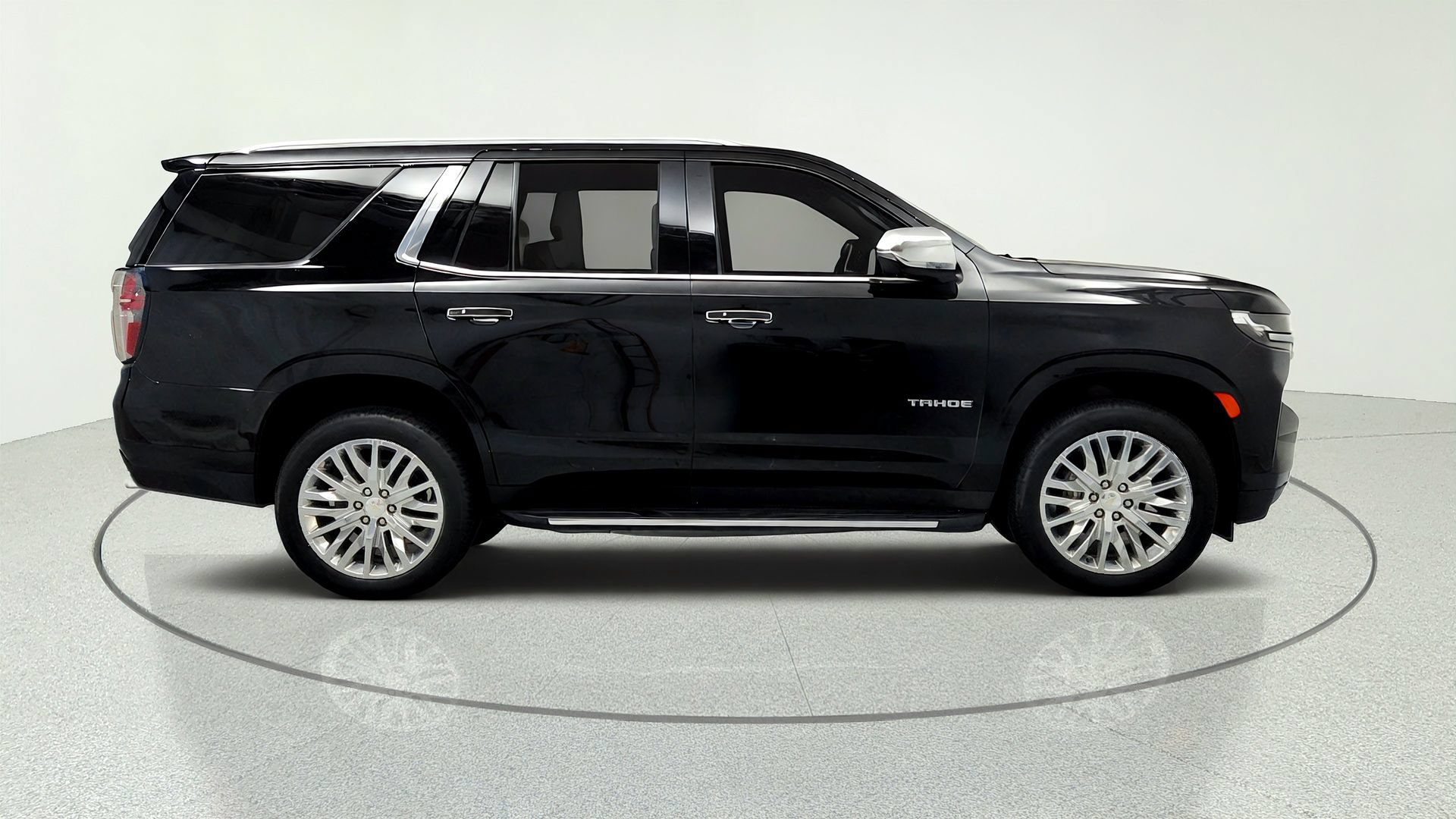 Certified 2023 Chevrolet Tahoe Premier AWD/4WD image 6