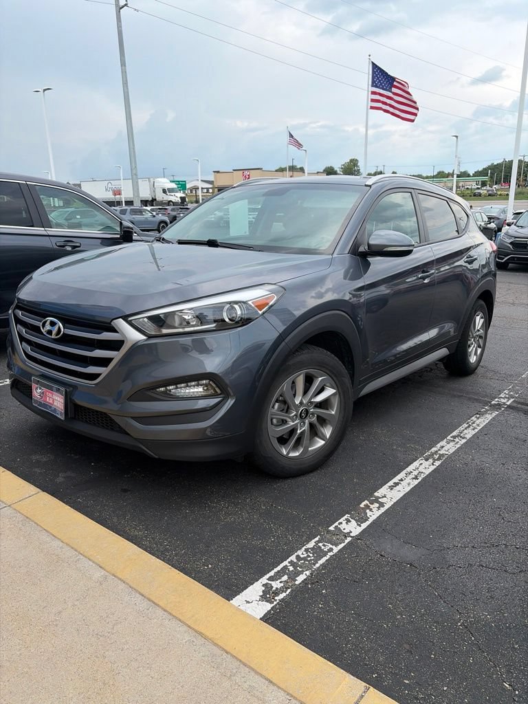 Used 2017 Hyundai Tucson SE Plus FWD image 2