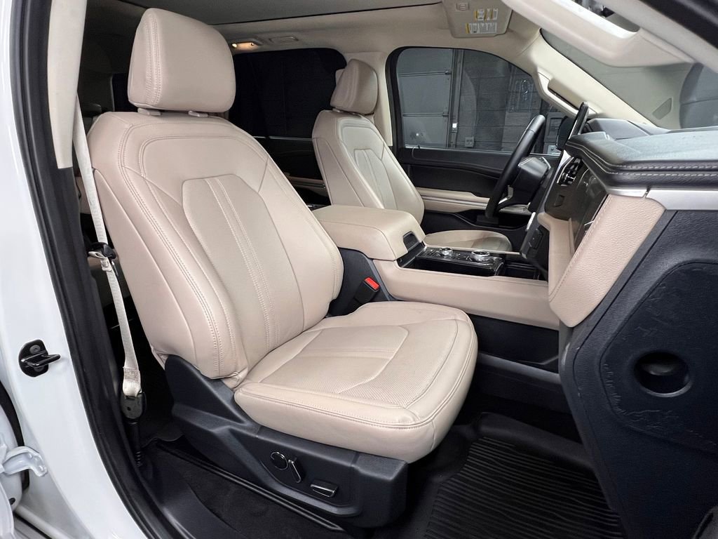 Used 2024 Ford Expedition Limited w/ Excursion Package AWD/4WD image 7