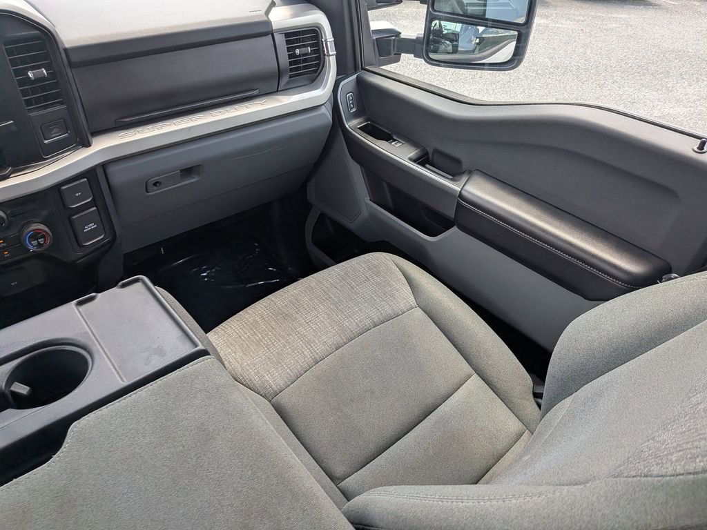 Used 2025 Ford F250 XLT AWD/4WD image 18