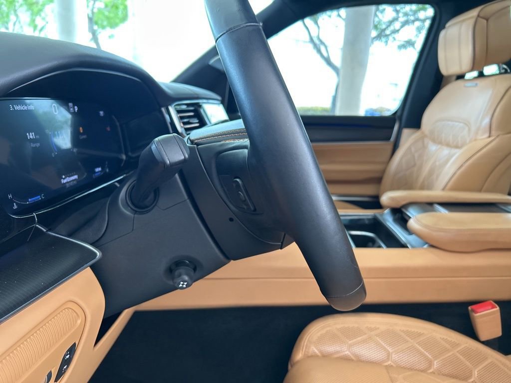 Used 2025 Jeep Grand Wagoneer L Series III w/ Rear Seat Video Group 1 image 66