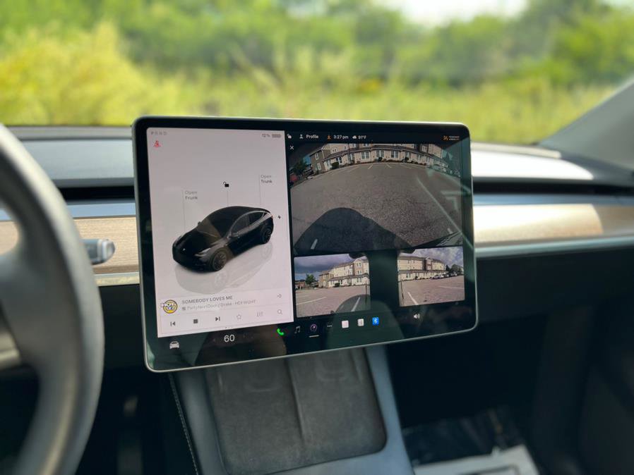 Used 2022 Tesla Model Y Long Range image 20