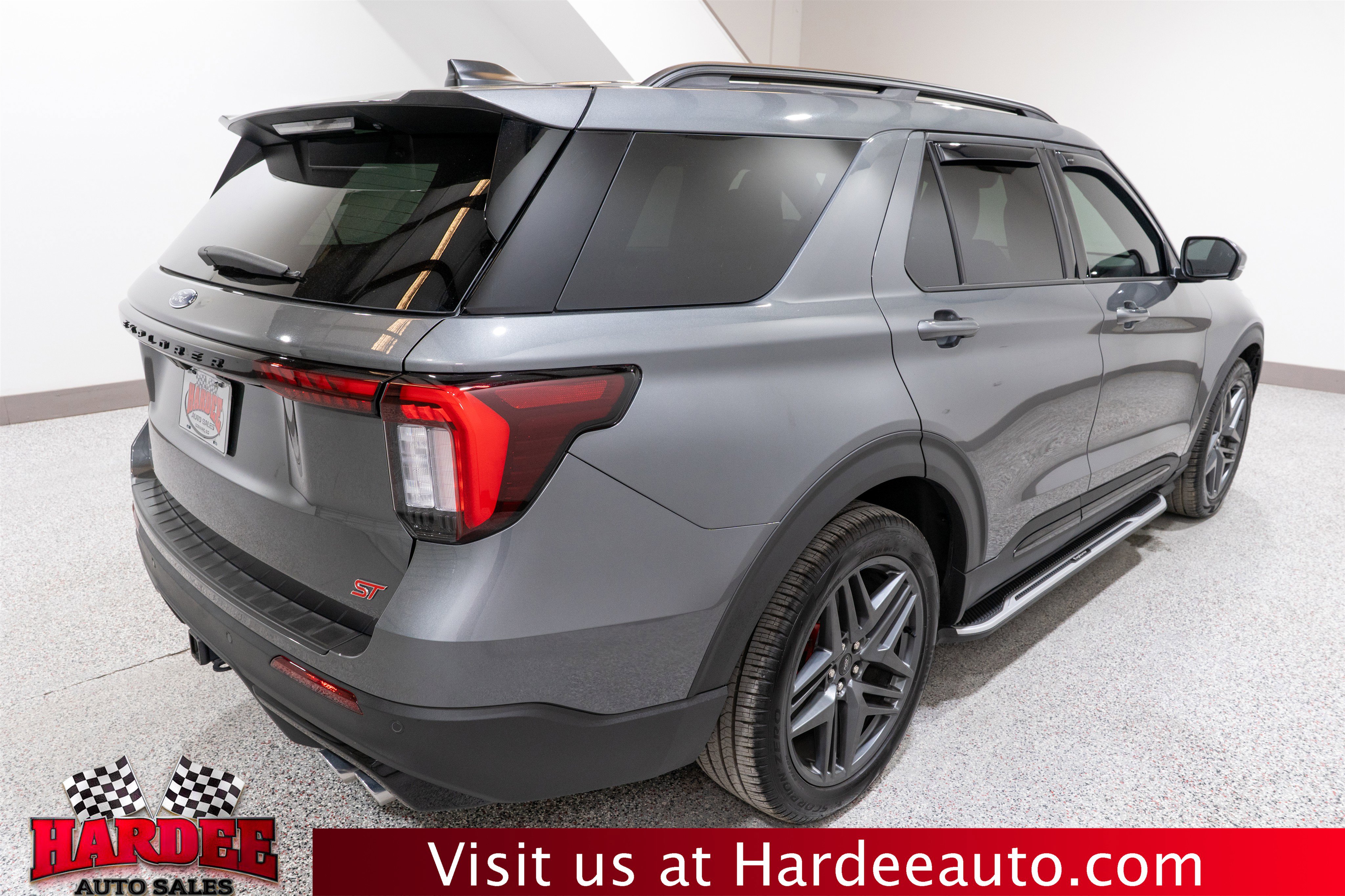 Used 2025 Ford Explorer ST w/ Sun And Sound Package image 5