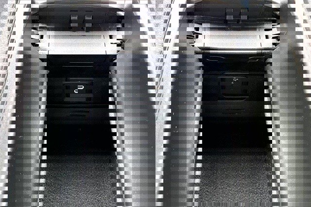 Certified 2025 Mercedes-Benz C 300 4MATIC Sedan image 19