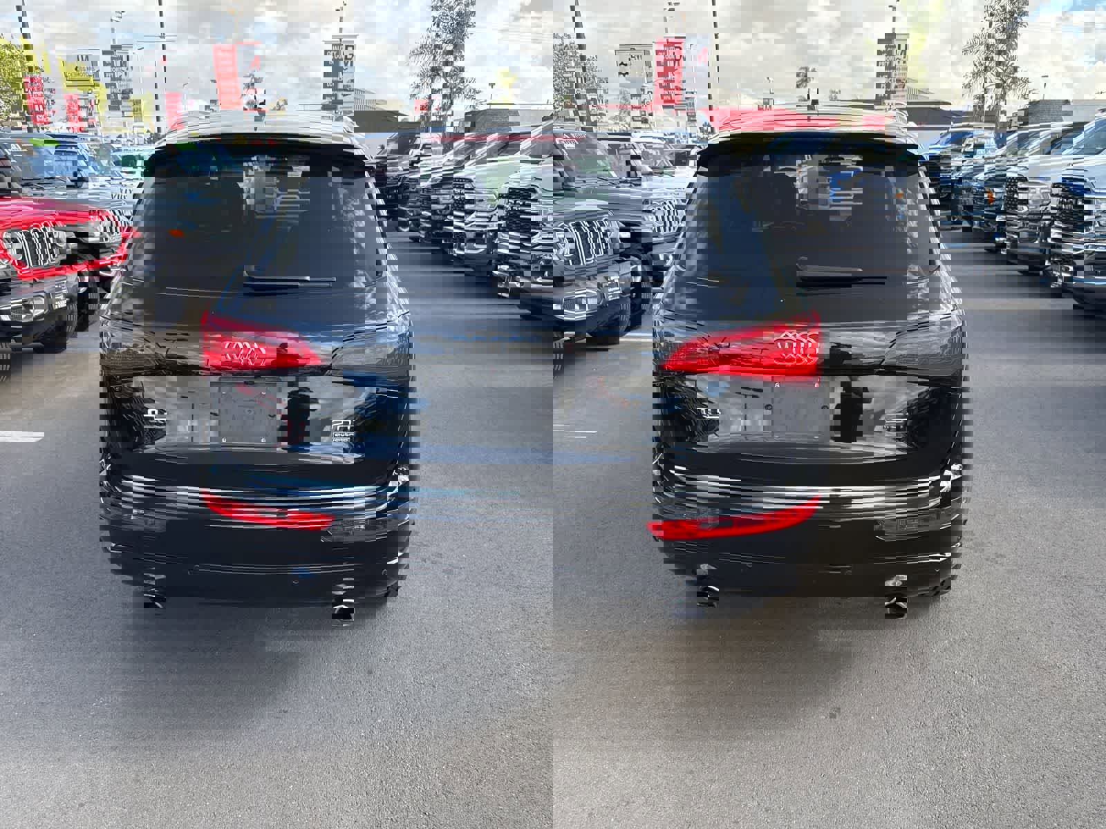 Used 2017 Audi Q5 2.0T Premium Plus w/ Technology Package AWD/4WD image 5