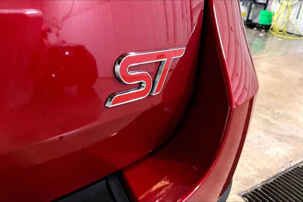 Certified 2024 Ford Explorer ST w/ Equipment Group 401A image 26