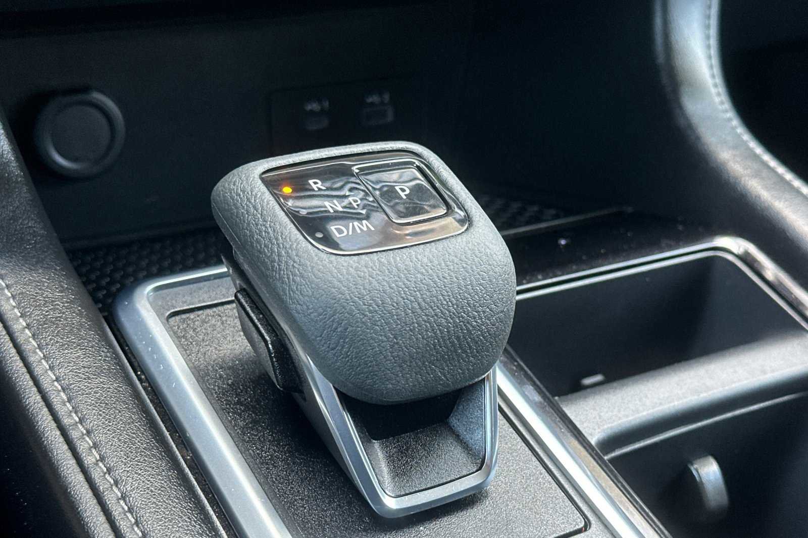 Used 2023 Nissan Pathfinder SV image 23