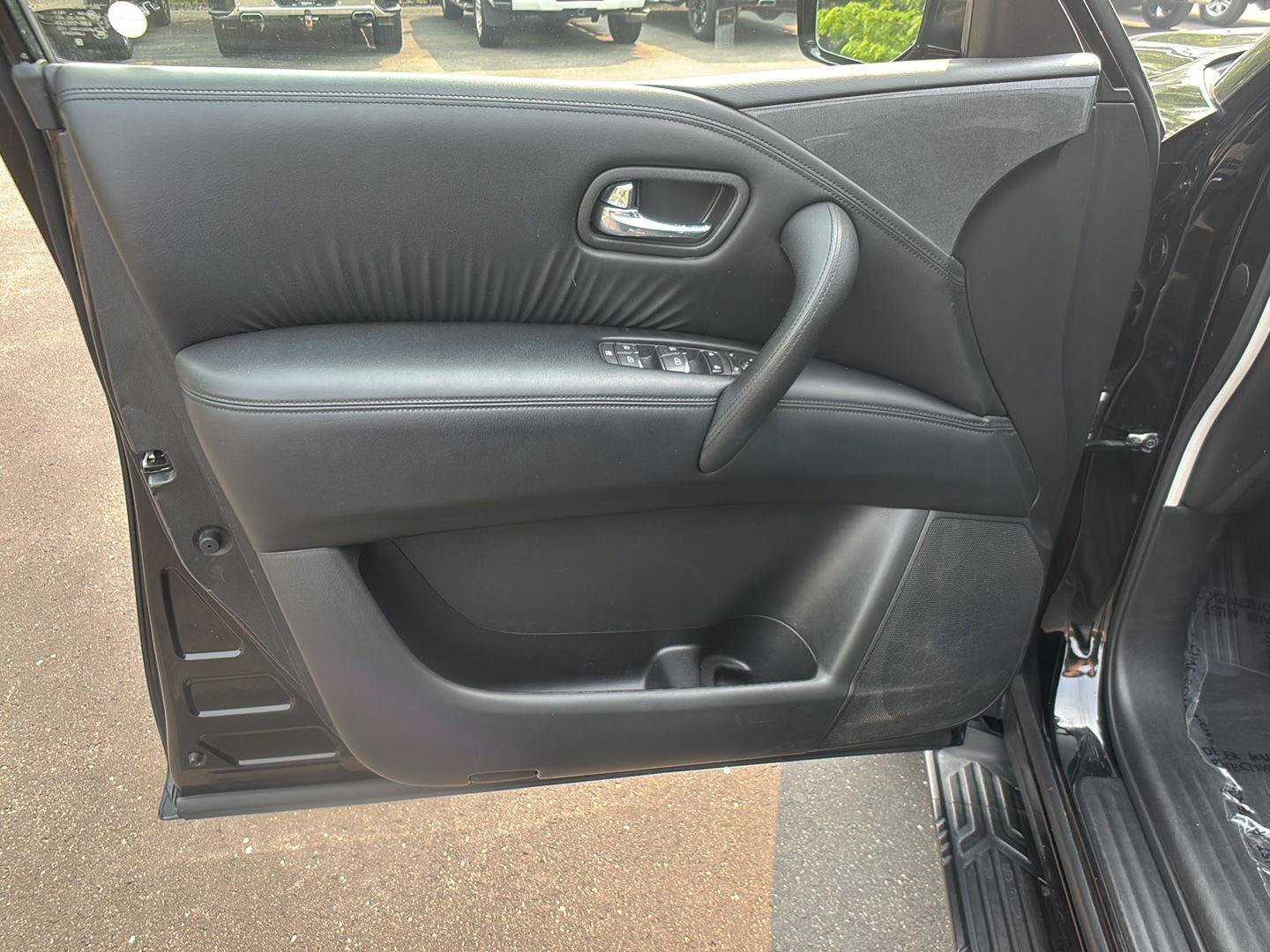 Used 2021 Nissan Armada SV AWD/4WD image 6