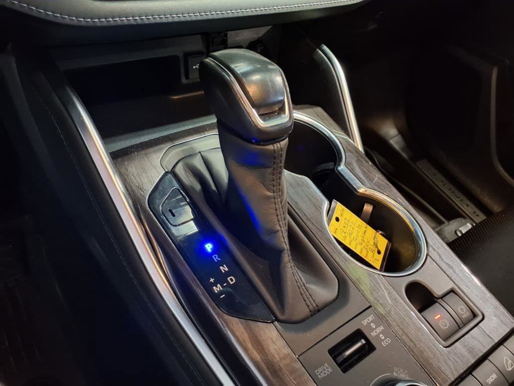 Used 2020 Toyota Highlander Limited image 28