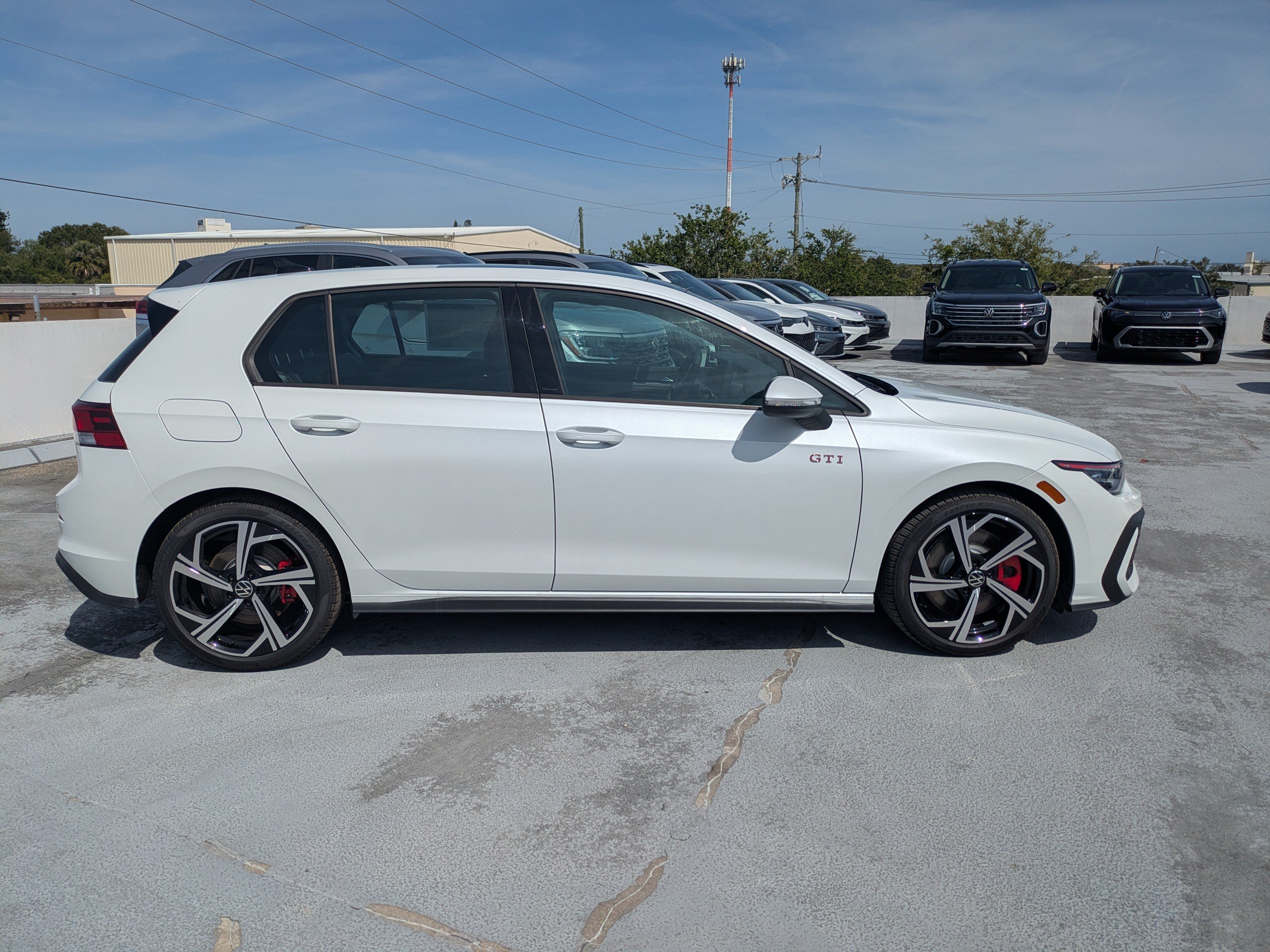 New 2026 Volkswagen GTI SE FWD image 3