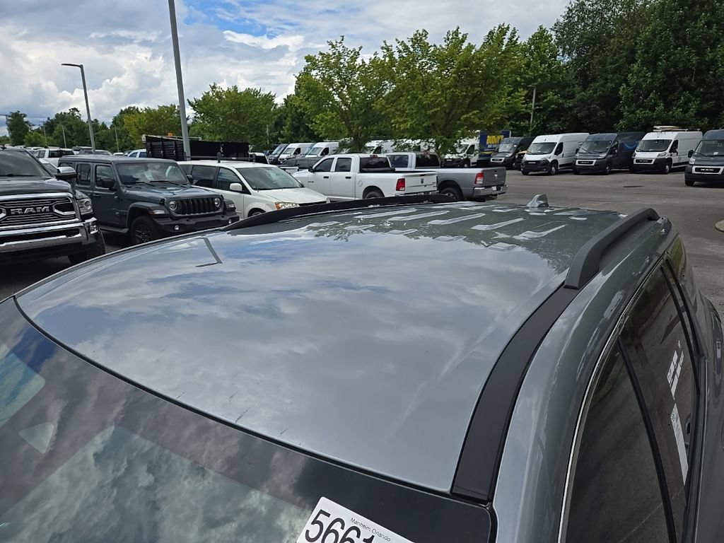 Used 2024 Chevrolet Traverse LT FWD image 13