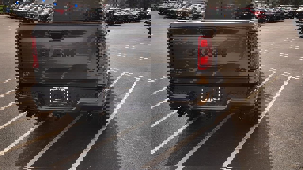 New 2026 RAM 1500 4x4 Crew Cab image 7