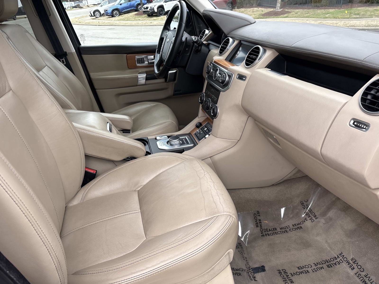 Used 2016 Land Rover LR4 HSE LUX image 37